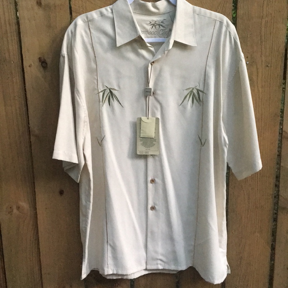 Men’s short sleeve button down, tropical